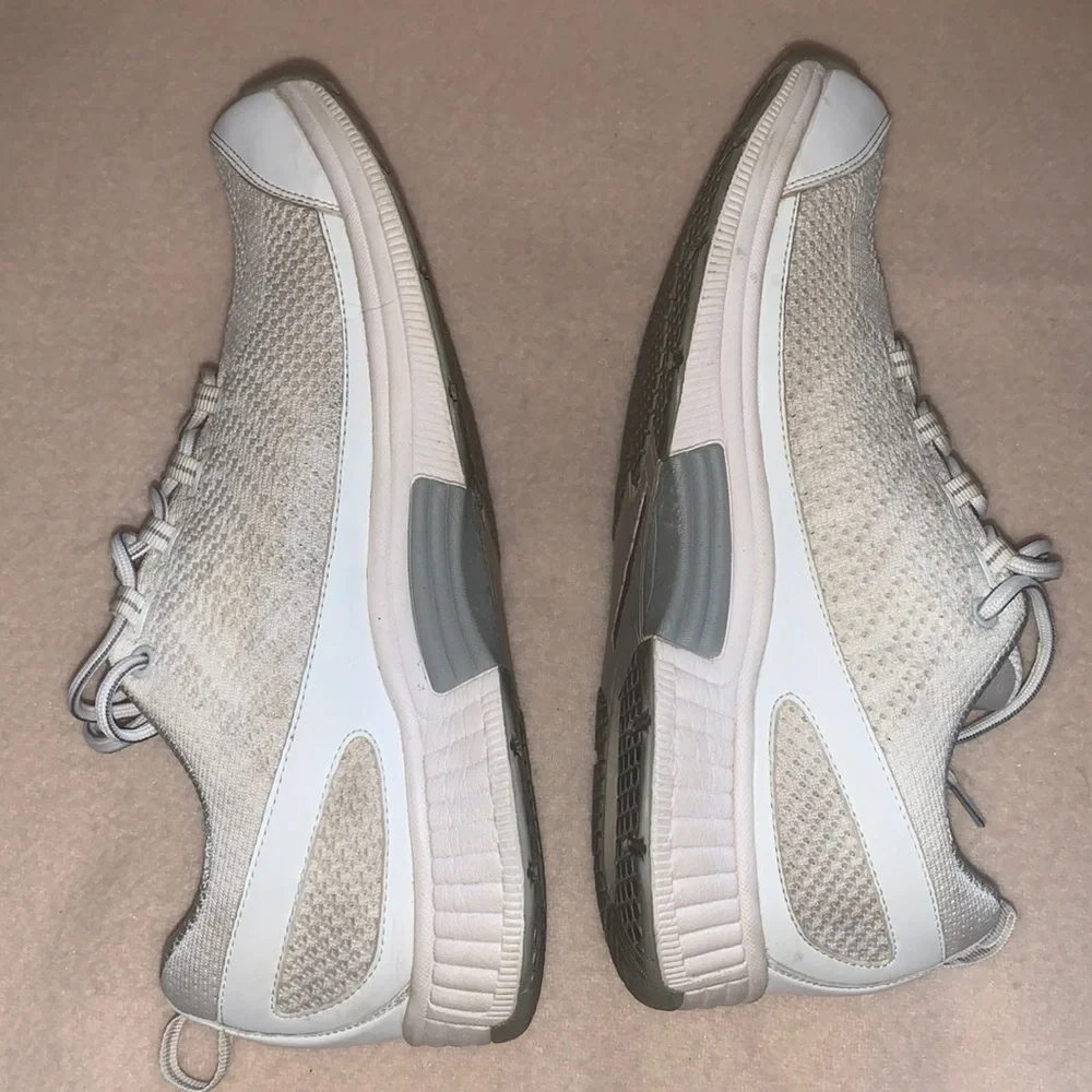 OrthoFeet Women’s Sneakers Wide White Cream Size 11.5